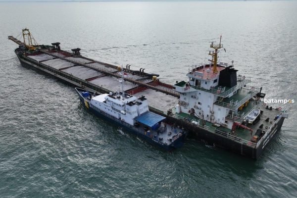 2 Kapal Asing Curi Pasir Laut di Batam, Indonesia Rugi Rp223 Miliar