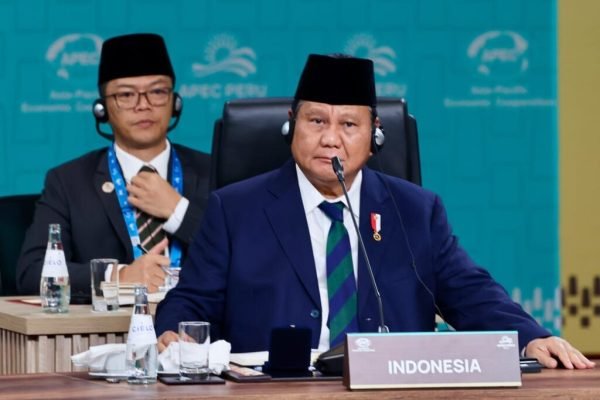 Diplomasi Peci Hitam Kembali Dipakai Presiden Prabowo, Ini Maknanya!