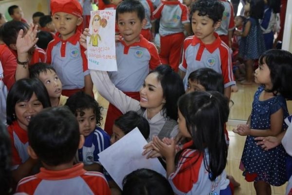 Yuni Shara Buka Sekolah PAUD di Malang, Biaya SPP Hanya Rp3.500!