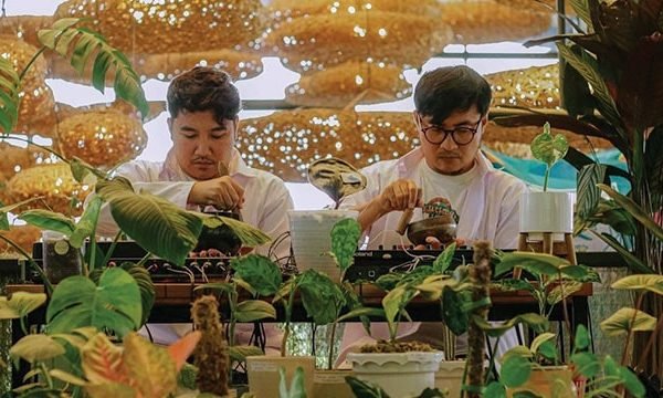 Bottlesmoker, Duo Musisi Bandung yang Ciptakan Alat Musik Dari Tanaman