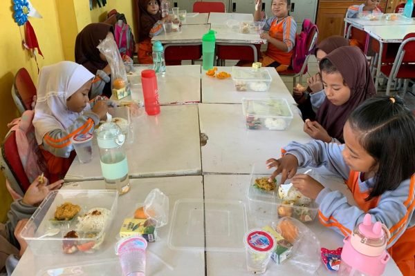 Simak! Inilah Jadwal Pemberian Makan Bergizi Gratis Untuk Anak Sekolah