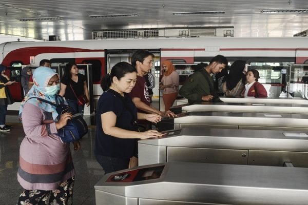 LRT Jabodebek Operasikan Gerbong Khusus Wanita