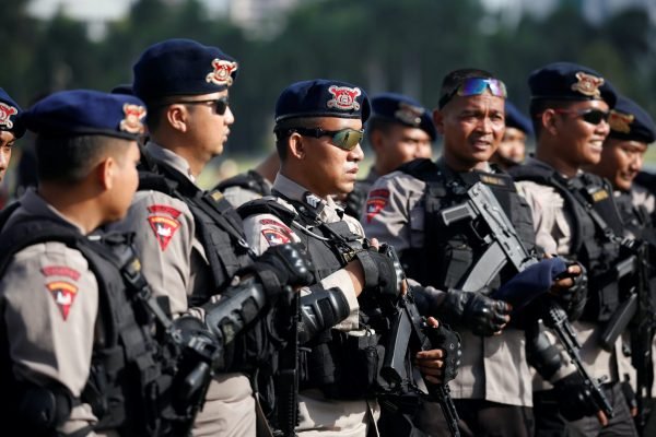 Politisi dan Polisi Jadi Profesi yang Paling Tidak Dipercaya Di Indonesia!