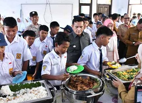 Beda Konsep, Makan Bergizi Gratis di Majalengka Disajikan Secara Prasmanan