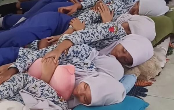 Viral! SMPN 39 Surabaya Uji Coba Program Tidur Siang Untuk Para Siswanya