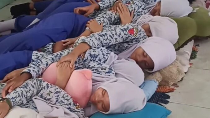 Viral! SMPN 39 Surabaya Uji Coba Program Tidur Siang Untuk Para Siswanya