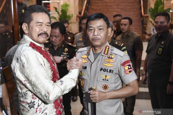 Cegah Transaksi Tak Sehat, Gaji Polisi dan Jaksa Diusulkan Naik