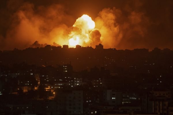 Israel Serang Palestina Saat Malam Pergantian Tahun Baru