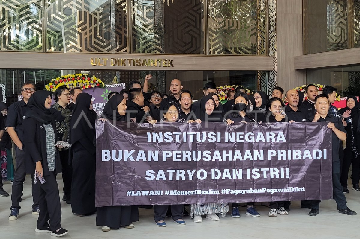 Tanggapi Demo ASN, DPR RI Usut Kasus Mendikti Saintek Satryo