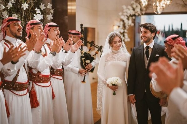 Arab Saudi Gelar Nikah Massal, Berhadiah Mobil dan Rumah!