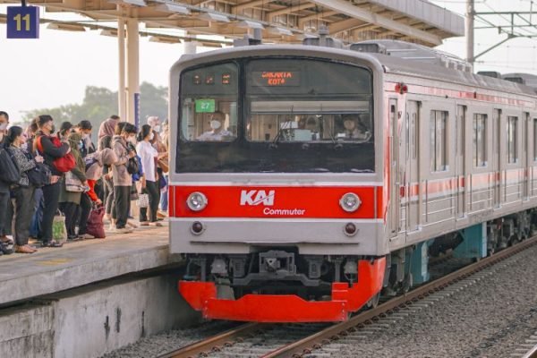 DPR RI minta Kemenhub tambah jam operasional KRL rute Stasiun Cikarang/Foto Istimewa