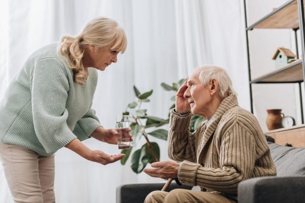 Cegah Alzheimer, Jaga Kesehatan Otak Hingga Tua Lewat Cara Berikut