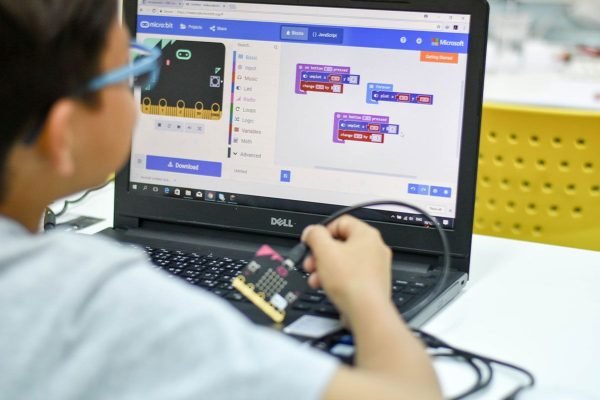 Mata Pelajaran Coding dan AI Berlaku Mulai Tahun Ajaran 2025/2026