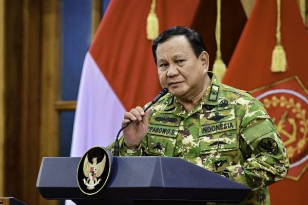 Prabowo: Harga Tiket Pesawat dan Tarif Tol Turun Jelang Lebaran