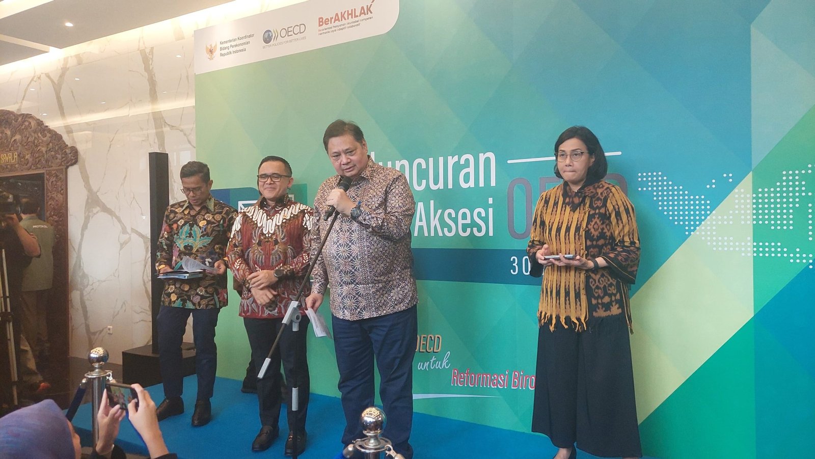 Sri Mulyani dan Airlangga Hartanto Diisukan Mundur Dari Kabinet Merah Putih