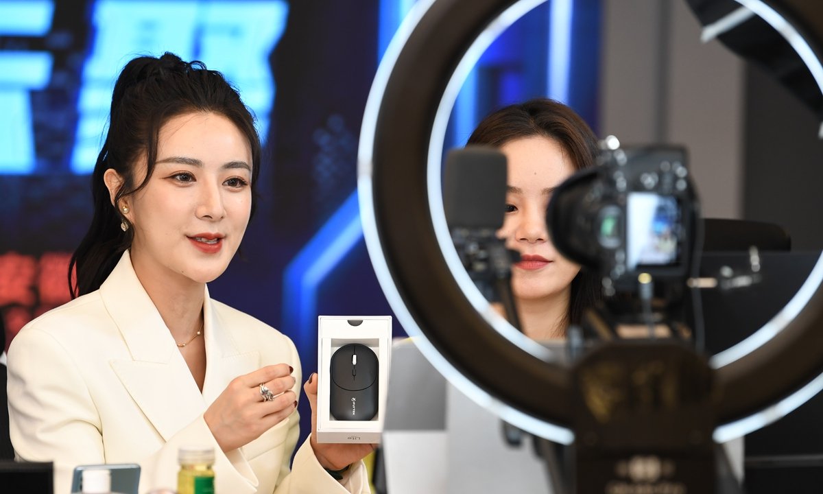 Belanja Lewat Live Streaming Jadi Tren di China, Gunakan Ratusan Kamera!
