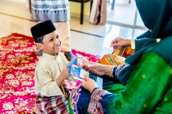 Ulama: Orang Tua Boleh Pakai Uang THR Anak, Ini Syaratnya
