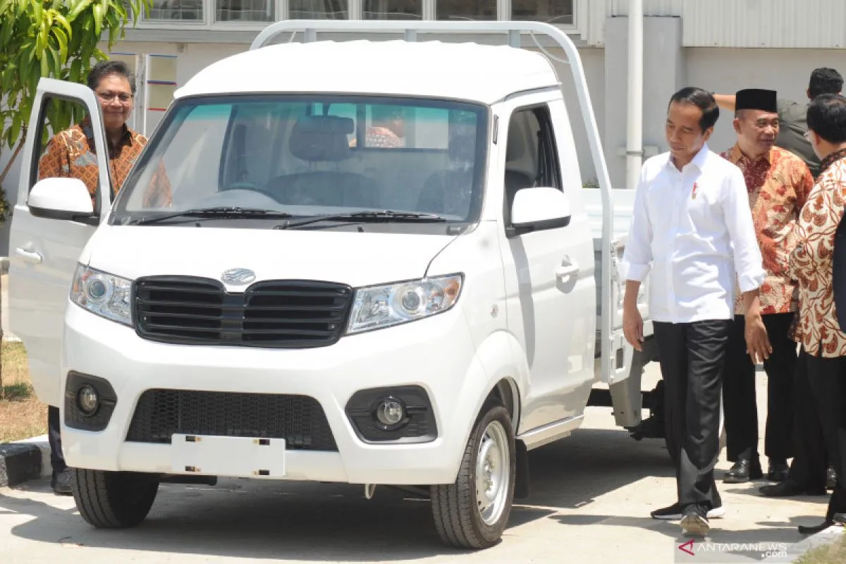 Produksi Massal Mobil Esemka Tak Jelas, Warga Solo Gugat Jokowi