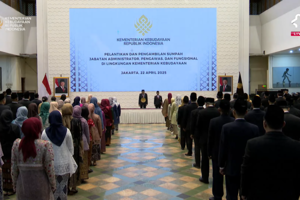 Menbud Lantik 97 Pejabat Administrator, Pejabat Pengawas, dan Pejabat Fungsional