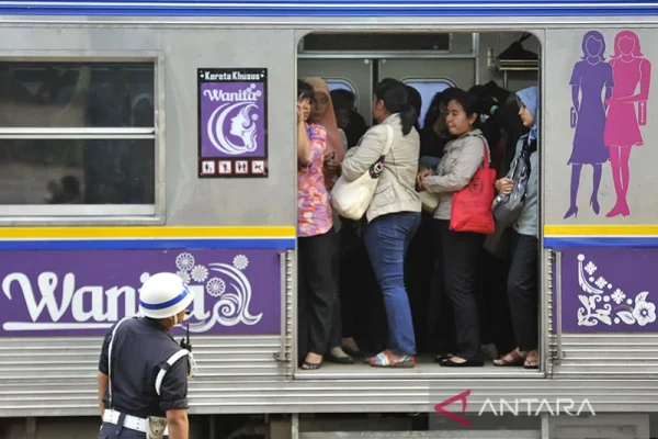 Pemprov DKI Jakarta Gratiskan Transportasi Umum di Hari Kartini