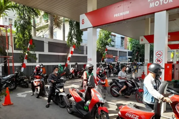 Gubernur DKI Jakarta Turunkan Pajak BBM, Ini Besarannya