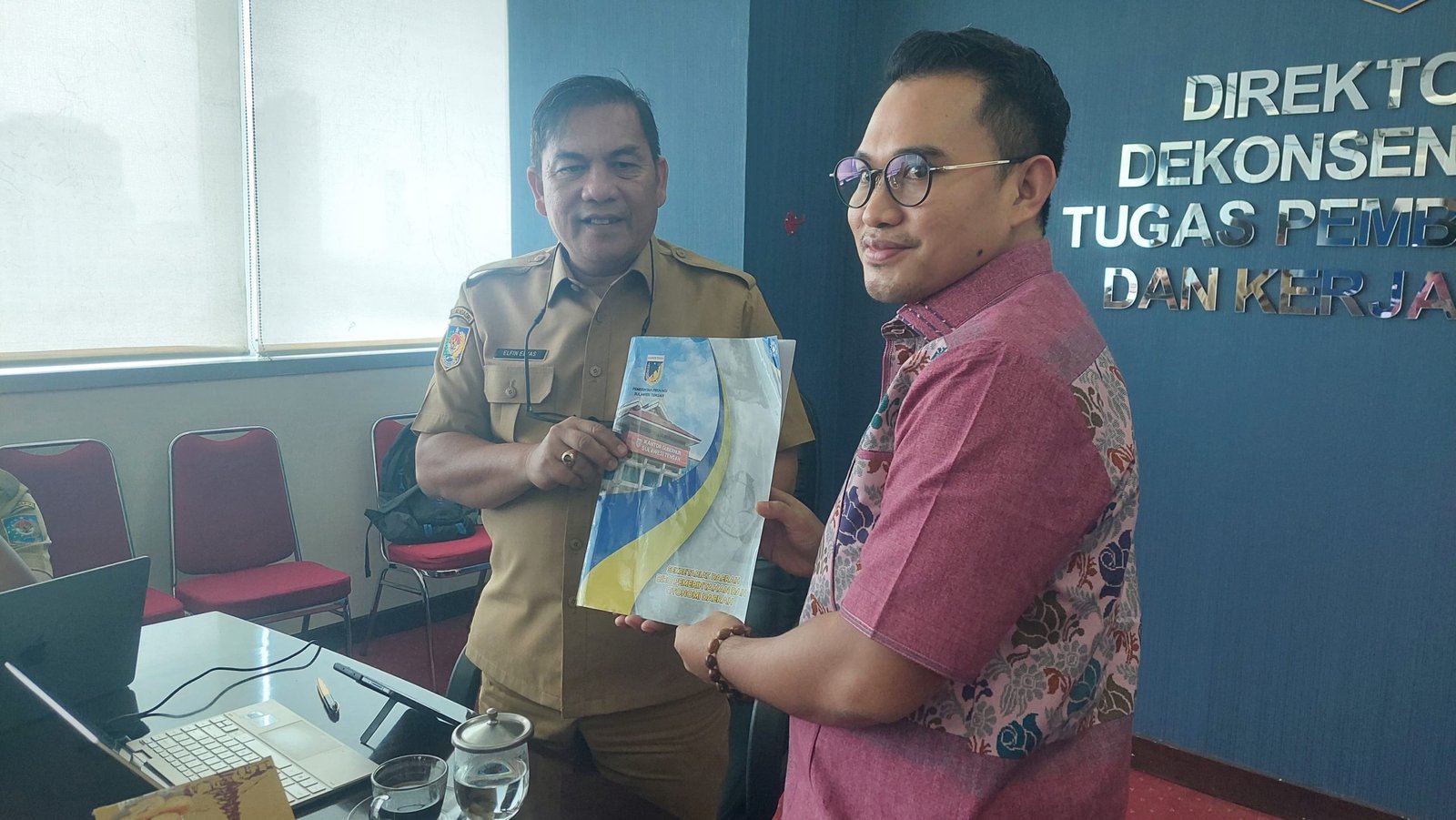 DPRD Morowali Serahkan Dokumen Pemekaran Kecamatan Umbele ke Kemendagri