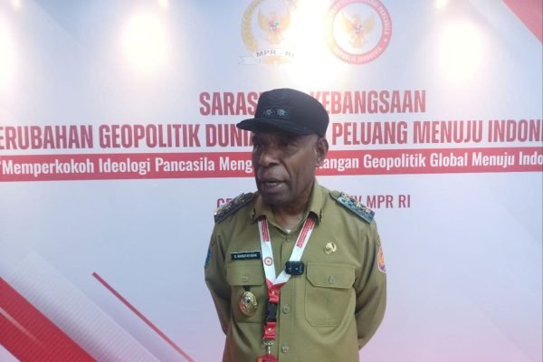 Wabup Fakfak Donatus Nimbitkendik Bicara Soal 100 Hari Kerja