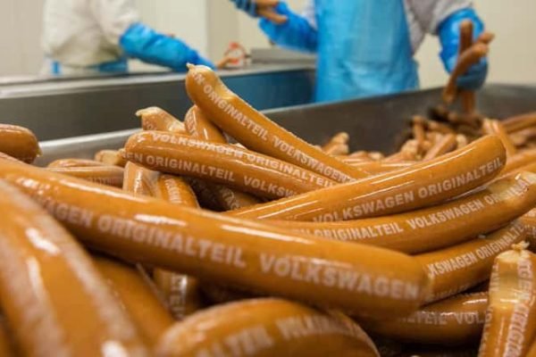Currywurst: Produk Sosis Dari Volkswagen yang Laris Di Pasaran