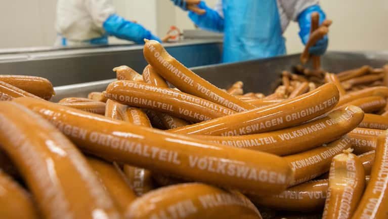 Currywurst: Produk Sosis Dari Volkswagen yang Laris Di Pasaran