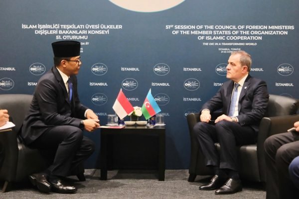 Menlu RI Sampaikan Apresiasi ke Azerbaijan Usai Evakuasi WNI