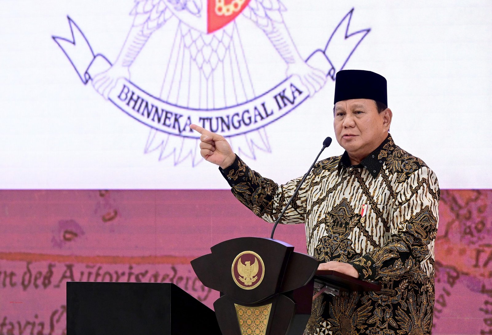 Prabowo Cabut 4 Izin Usaha Tambang Nikel Raja Ampat