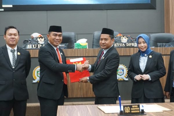 Ketua DPRD Morowali Buka Rapat Paripurna Jawaban Bupati Terkait APBD 2024