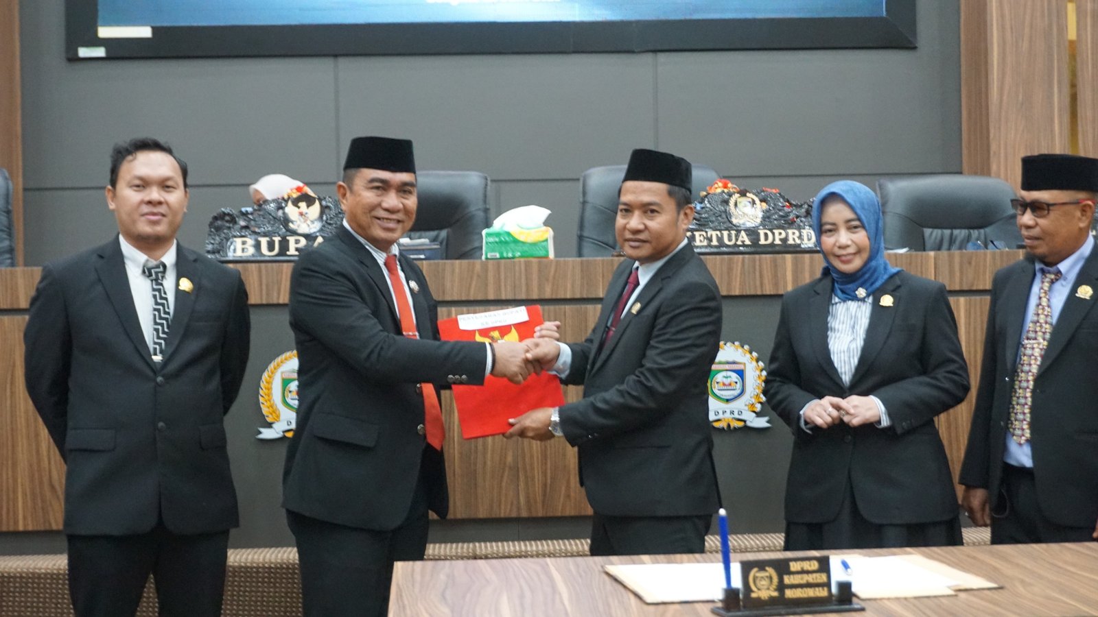 Ketua DPRD Morowali Buka Rapat Paripurna Jawaban Bupati Terkait APBD 2024