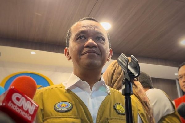 Menteri ESDM Bahlil Lahadalia saat diwawancarai wartawan/Foto : Dok. Golkarpedia