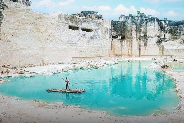 6 tempat wisata bekas tambang di Indonesia untuk berburu foto estetik/Foto : Dok. Instagram (mukhlis.anjasmara)