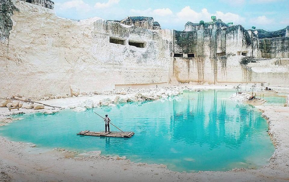 6 tempat wisata bekas tambang di Indonesia untuk berburu foto estetik/Foto : Dok. Instagram (mukhlis.anjasmara)
