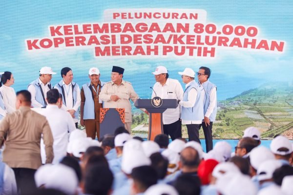 Presiden Prabowo saat meresmikan 80.000 koperasi merah putih/Foto : Dok. Presiden RI