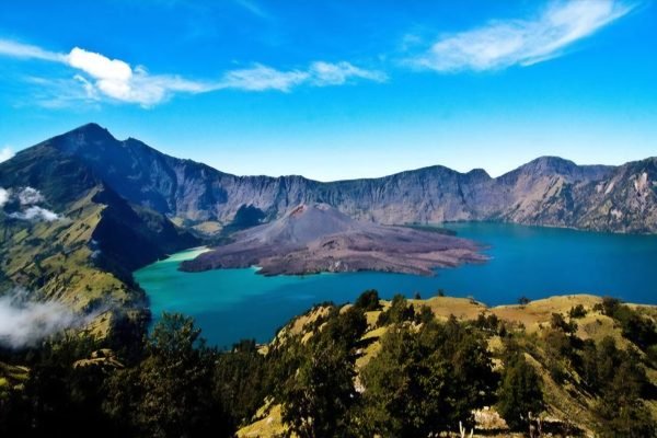 Gunung Rinjani. Foto: pinterest