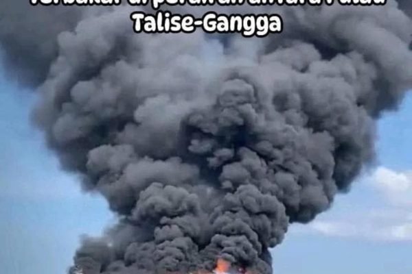 Kapal Penumpang Barcelona 5 tujuan Talaud-Manado dilaporkan terbakar pada Minggu siang (20/7). Foto: istimewa