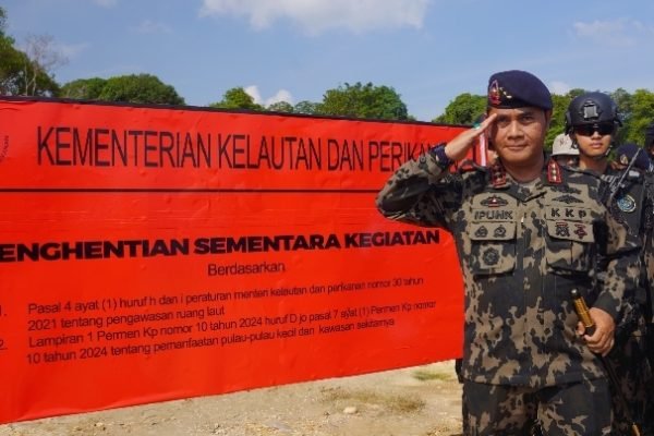 Kementerian Kelautan dan Perikanan (KKP) menghentikan sementara aktivitas pemanfaatan ruang laut dan pulau-pulau kecil yang tidak sesuai ketentuan di tiga lokasi di Provinsi Kepulauan Riau. Foto: Dok.KKP