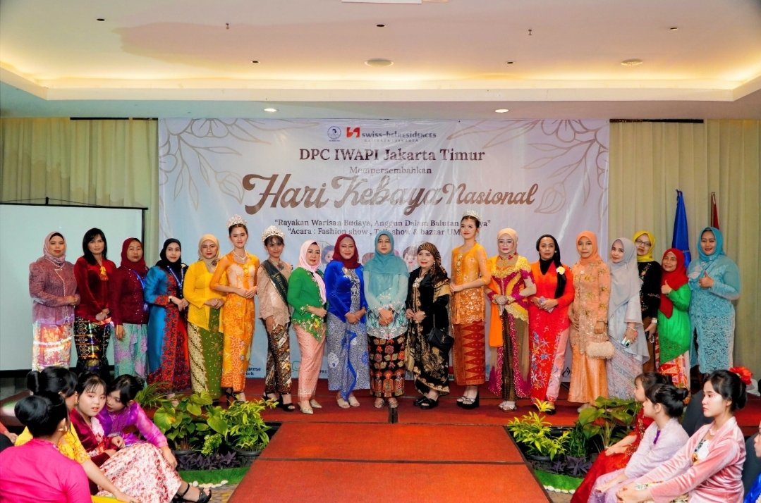 Swiss-Belresidences Kalibata menggandeng IWAPI DPC Jakarta Timur dan IWAPI DPD DKI Jakarta untuk menyelenggarakan acara budaya yang bertujuan melestarikan kebaya sebagai warisan budaya bangsa. Foto: Swiss-Belresidences Kalibata