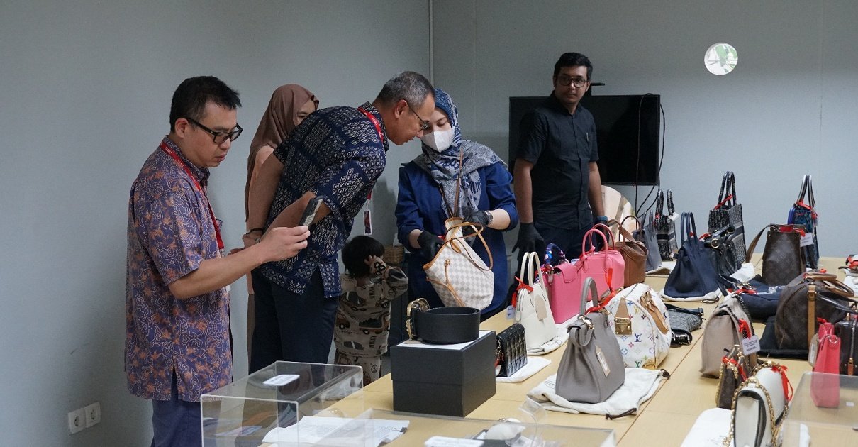 KPK lelang barang mewah hasil sitaan/Foto : Dok. KPK