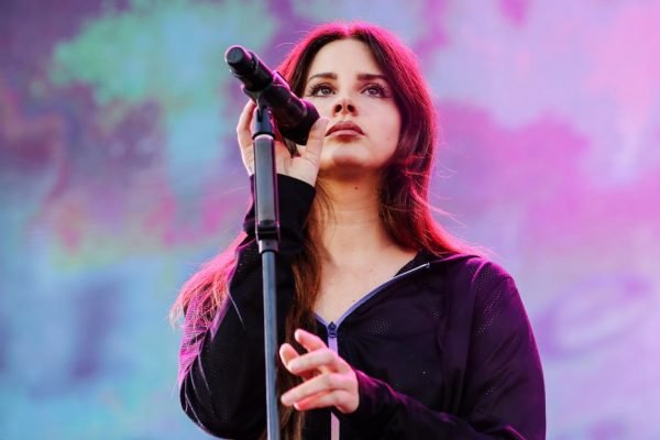Penyanyi Lana Del Rey Terang-Terangan Dukung Palestina