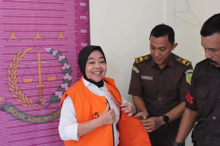 Korupsi Rp500 Juta dan Jual Gedung Posyandu Desa, Kades Cikujang Senyum Lebar/Foto : Tangkapan Layar Instagram