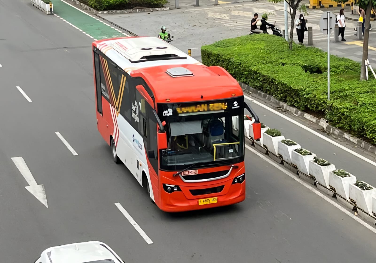 Bus Transjakarta rute 11D: Pulo Gebang-Pulo Gadung via PIK. Foto: Instagram/infotije