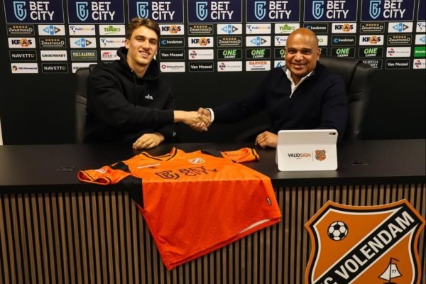 Mauro Zijlstra saat tandatangan di FC Volendam