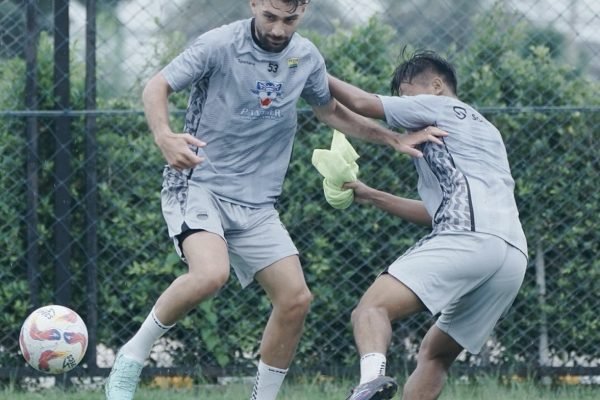 Potret Pemain Persib Bandung Saat Latihan Foto: (instagram/Persib)