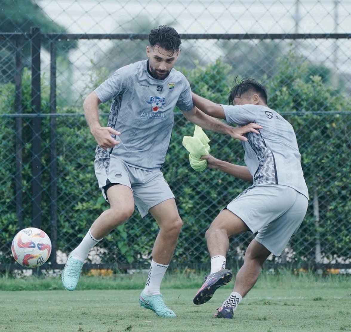 Potret Pemain Persib Bandung Saat Latihan Foto: (instagram/Persib)