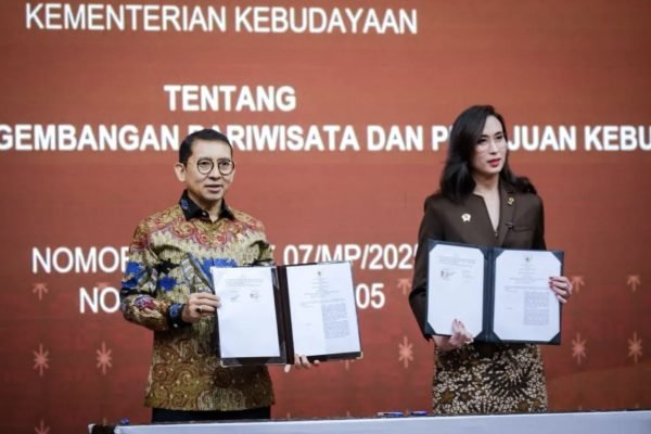 Menteri Kebudayaan, Fadli Zon dan Menteri Pariwisata, Widiyanti Putri Wardhana. Foto: dok.Kemenpar
