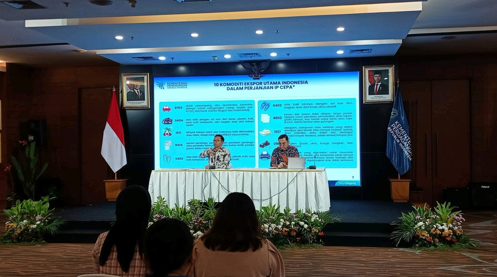 Dirjen Perundingan Perdagangan Luar Negeri, Djatmiko Witjaksono, saat menjelaskan daftar komoditas utama ekspor Indonesia , di Auditorium Kementerian Perdagangan, (12/8). Foto: GPriority/Rizqi Juned